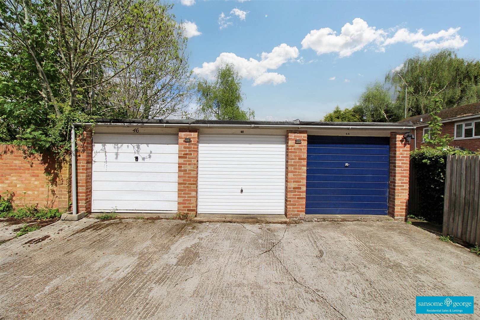 Primrose Close, Purley On Thames, Reading